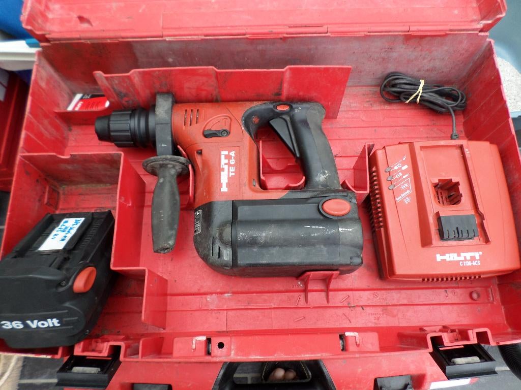 HILTI TE 6A 36 V, FOREUSE A PERCUSSION SDS + , 2 accu impec, Bricolage & Construction, Outillage | Foreuses, 400 à 600 watts, Comme neuf