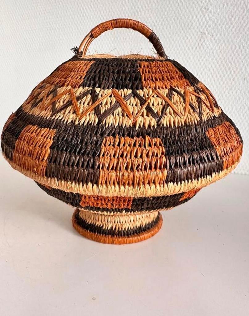 Antiek Kuba mandje collectie Antropoloog 1930, Verzenden