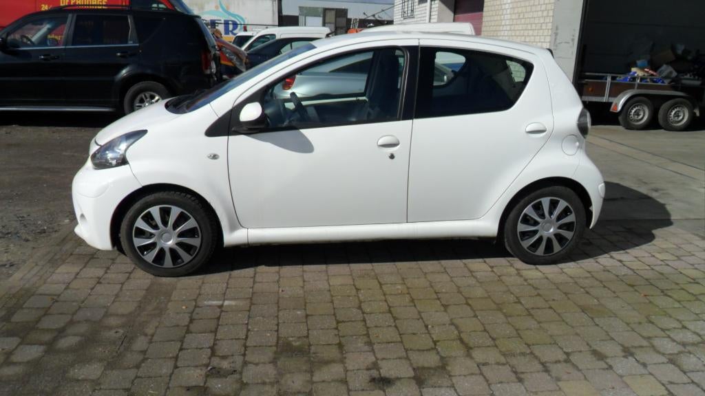 Toyota Aygo, Auto's, Toyota, Voorwielaandrijving, Stof, 50 kW, Elektrische ramen