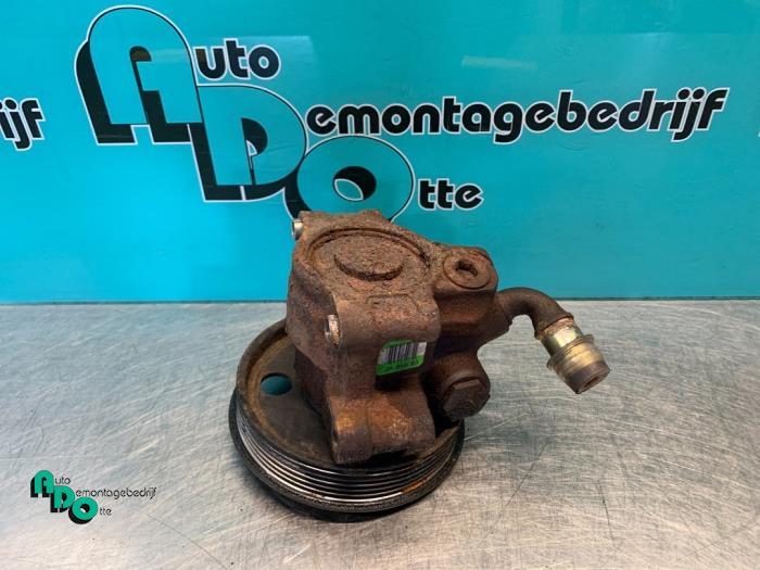 Stuurbekrachtiging Pomp van een Ford Street Ka (Street Ka 03, Auto-onderdelen, Besturing, Ford, Gebruikt, 3 maanden garantie, Ophalen of Verzenden