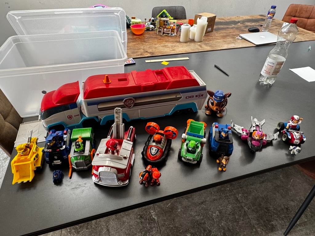 Paw Patrol vrachtwagen en alle hondjes en voertuigen, Kinderen en Baby's, Ophalen, Zo goed als nieuw