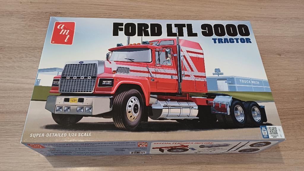[1/24] amt 1238 - Ford LTL 9000 Tractor (2020), Hobby & Loisirs créatifs, Modélisme | Voitures & Véhicules, Camion, Plus grand que 1:32