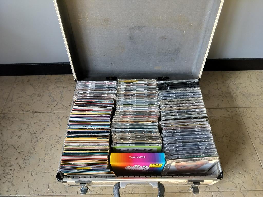 DJ CD-collectie (ca 150 st) incl. stevige aluminium koffer, Ophalen