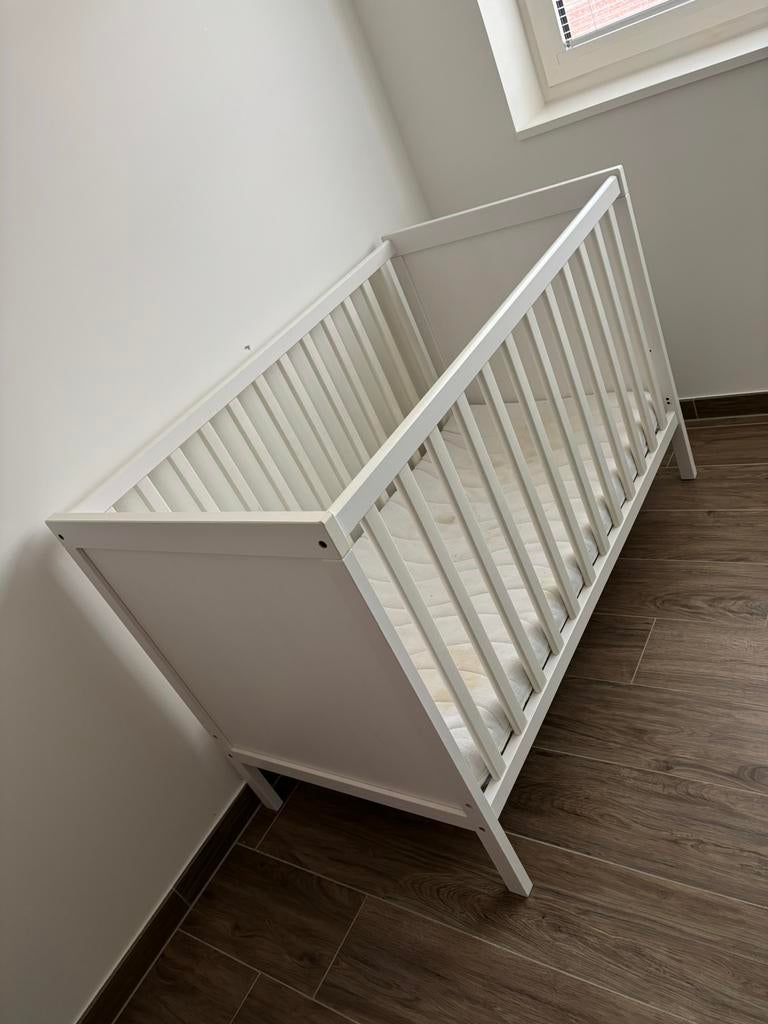 Babybed Sundvik Ikea, Kinderen en Baby's, Kinderkamer | Complete kinderkamers, Ophalen, Gebruikt