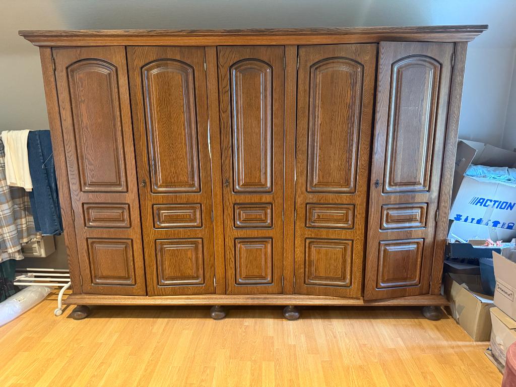 Gratis Kast, Huis en Inrichting, Ophalen, Zo goed als nieuw, Met deur(en)