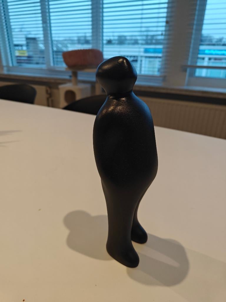 Deleu beeldje the visitor, Ophalen