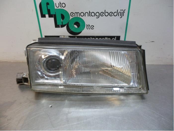 Koplamp rechts van een Skoda Octavia (Octavia 97-), Gebruikt, -, -, Ophalen of Verzenden