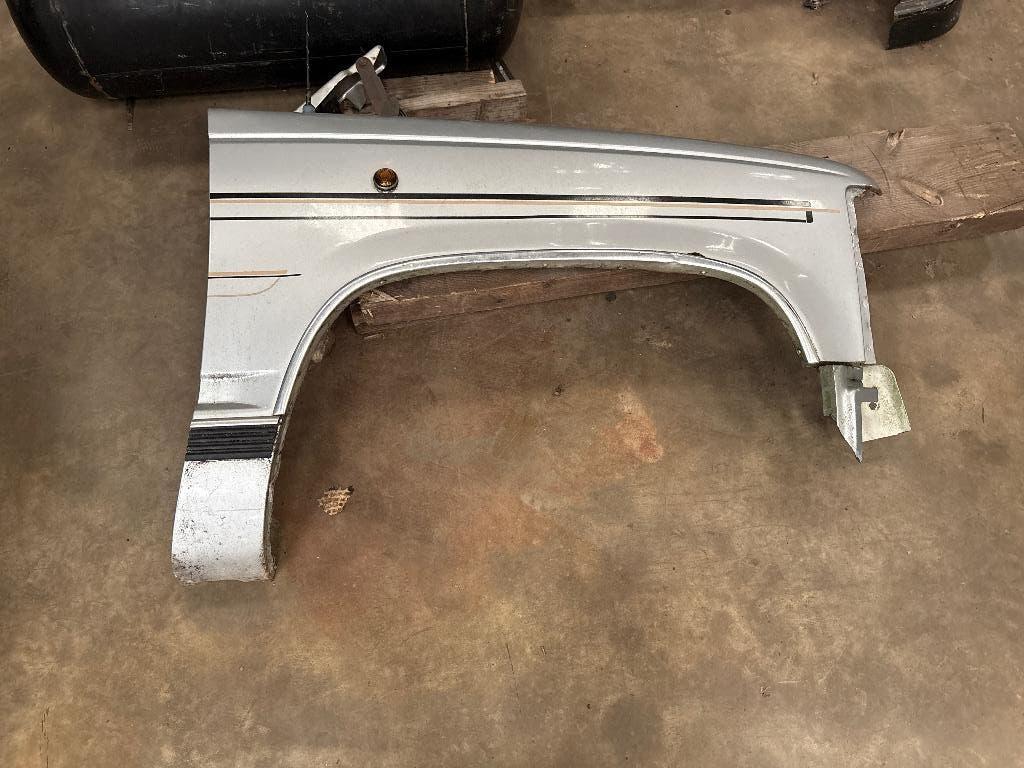 Spatbord Chevrolet silverado tahoe suburban, Ophalen, Gebruikt, Spatbord, Overige automerken