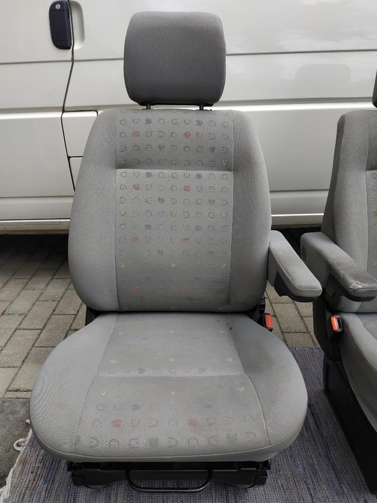 Sièges Transporter 4 (T4) + housses neuves, Autos : Pièces & Accessoires, Habitacle & Garnissage, Volkswagen, Utilisé, Enlèvement
