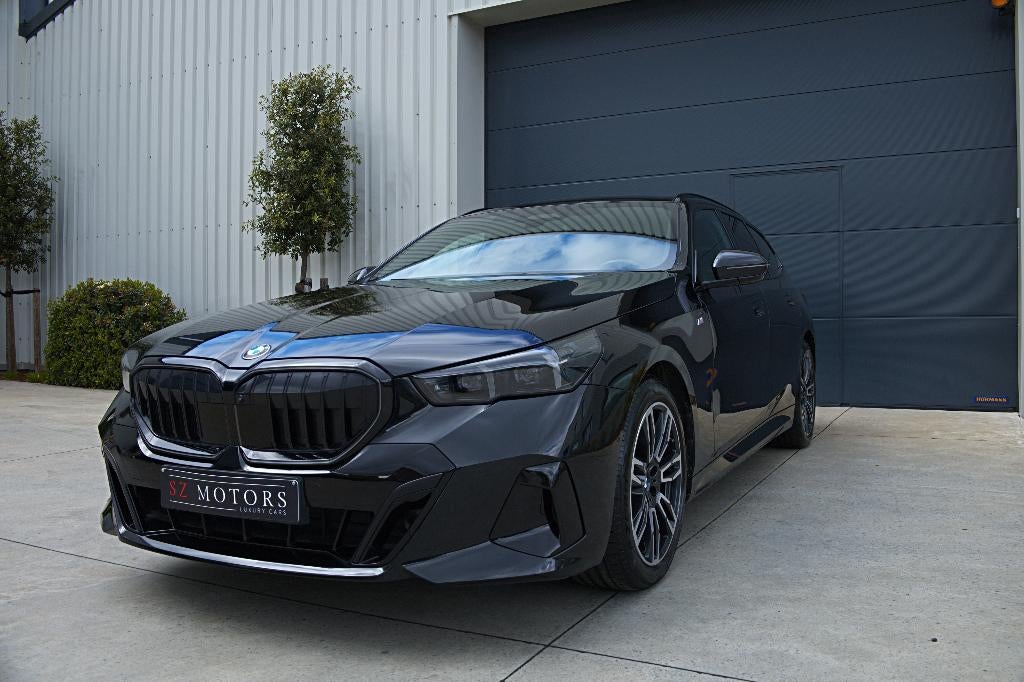 BMW 520 Touring | M Pack | Full Option | Pano | Head-up |, Auto's, BMW, Automaat, Testrit aan huis, Zwart, Leder