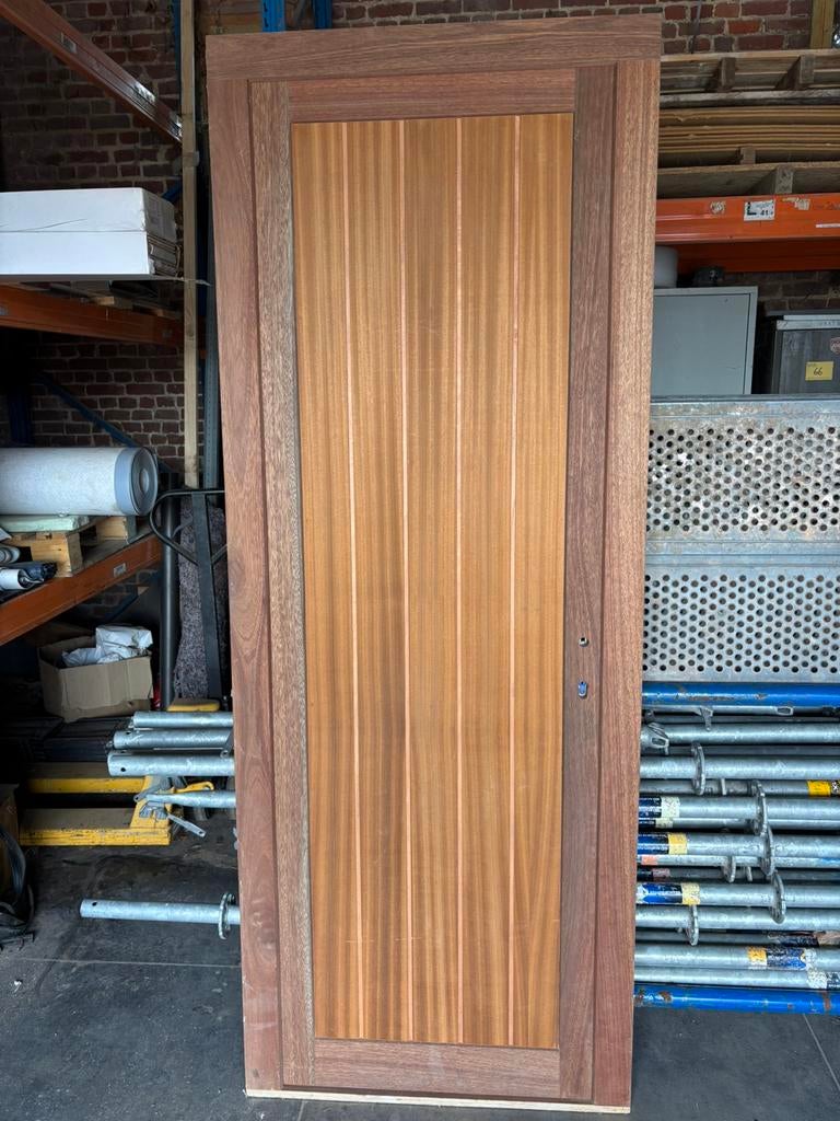 NIEUW Meranti buitendeur., Ophalen, 80 tot 100 cm, 215 cm of meer, Nieuw