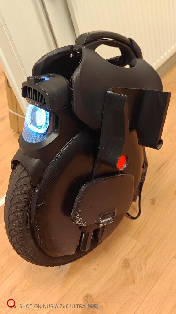 Gyroroue électrique Inmotion v11, Fietsen en Brommers, Fietsen | Eenwielers, Ophalen, Elektrisch, Gebruikt