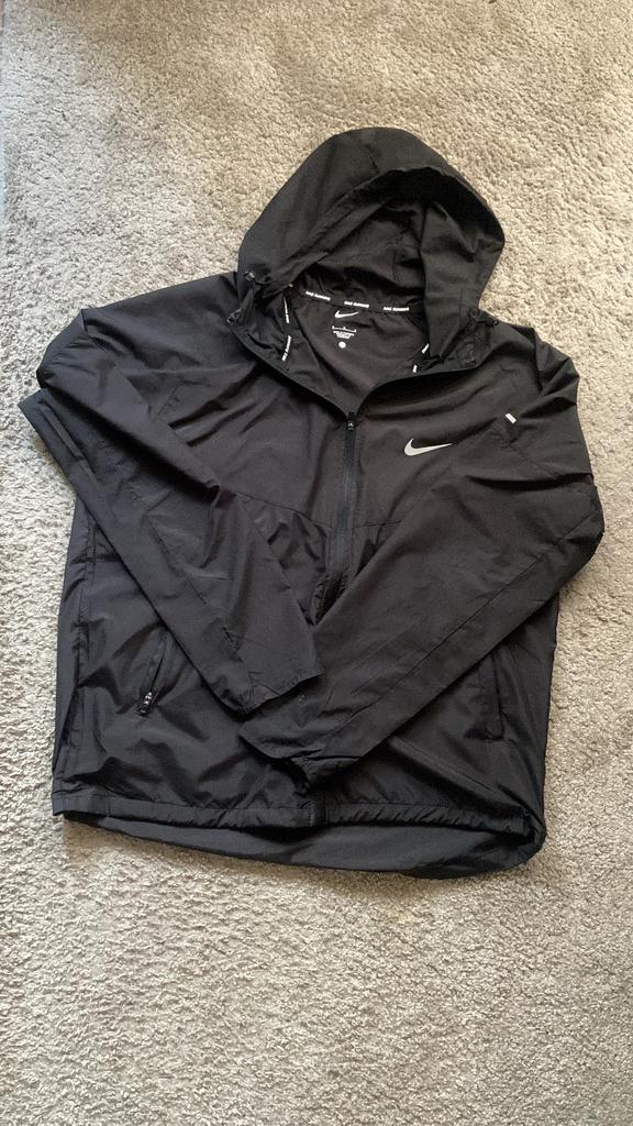 Nike Miller set (prijs bespreekbaar), Ophalen, Zo goed als nieuw, Maat 48/50 (M), Zwart