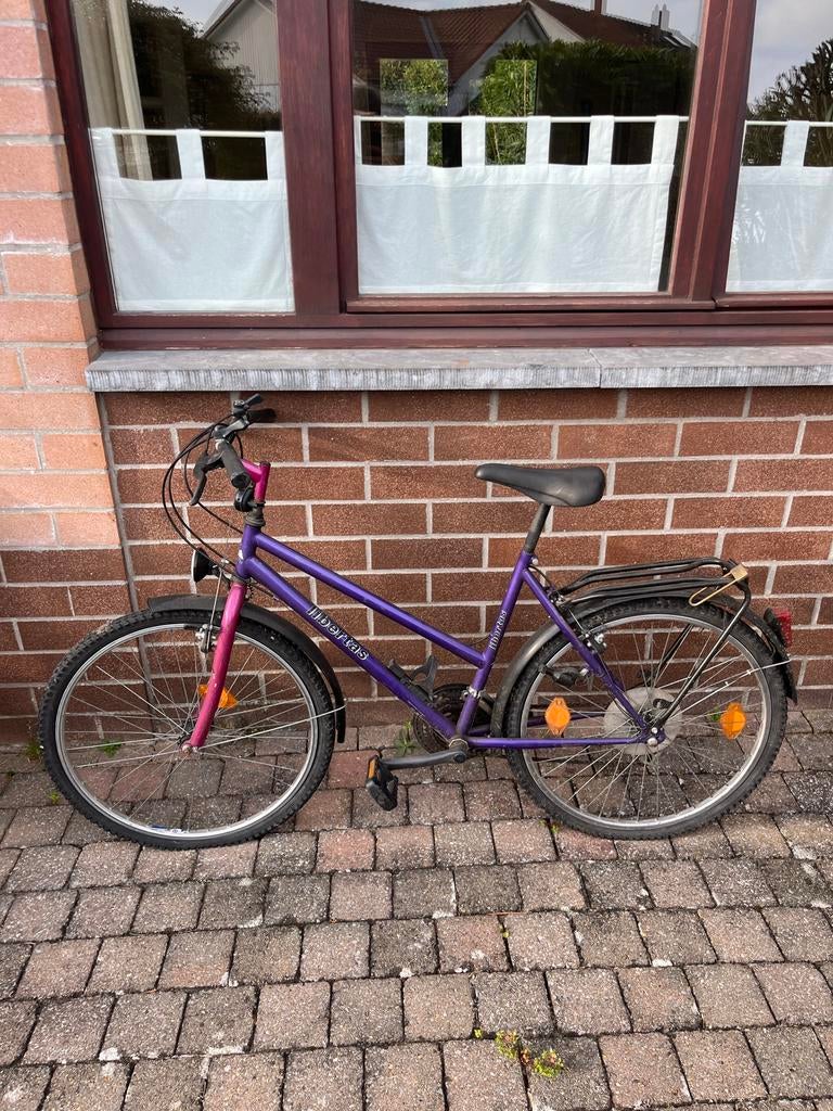 Vélo Femme ( pneus à gonfler/changer), Enlèvement, Utilisé