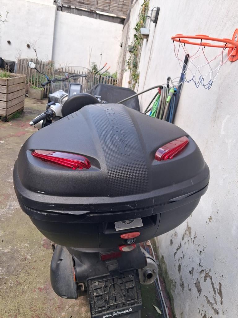 Kappa 50 liter topkoffer met bevestigingsplaat, Ophalen