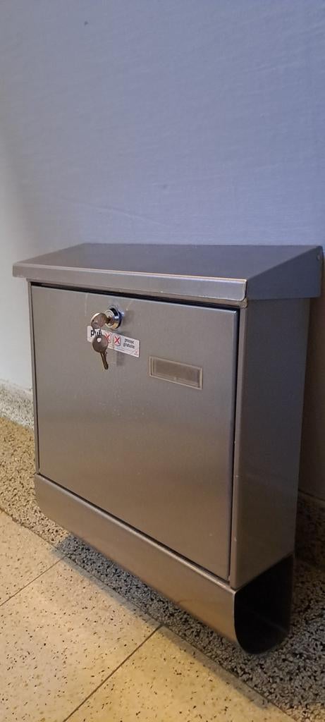 Boîte aux lettres burg-wächter germany a saisir ️️️️️↙️, Ophalen, Gebruikt, Aluminium, Wandbrievenbus