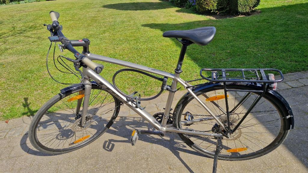 Fiets trek FX4, Fietsen en Brommers, 28 inch, 10 tot 15 versnellingen, Zo goed als nieuw, 53 tot 57 cm