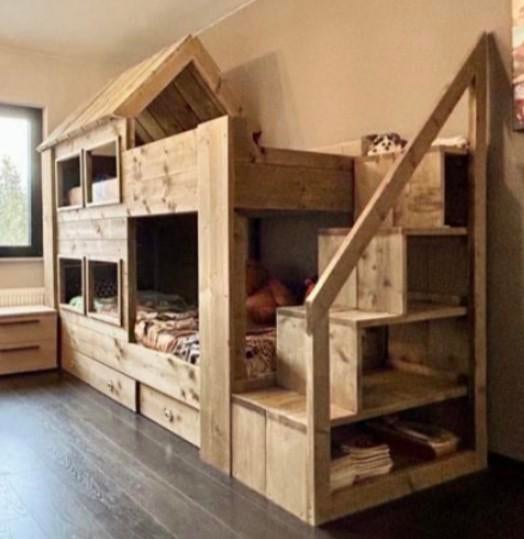 Hoogslaper Kai in steigerhout met propere matrassen, Ophalen, Hoogslaper