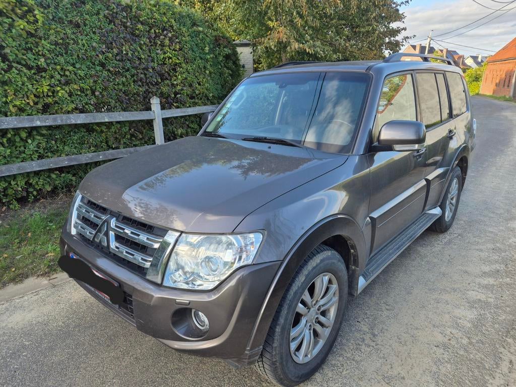 Mitsubishi Pajero, Auto's, Mitsubishi, Automaat, Euro 5, Zwart, Bruin