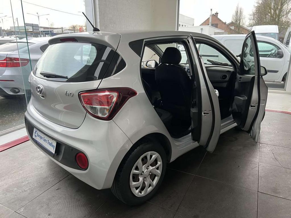Hyundai i10 1.0i 67 CH 1ÈRE MAIN GAR 12M (bj 2019), Stof, Gebruikt, Zwart, Bedrijf