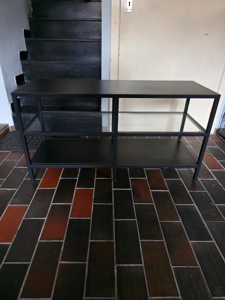 Zwarte IKEA VITTSJÖ stellingkast / sidetable, Ophalen