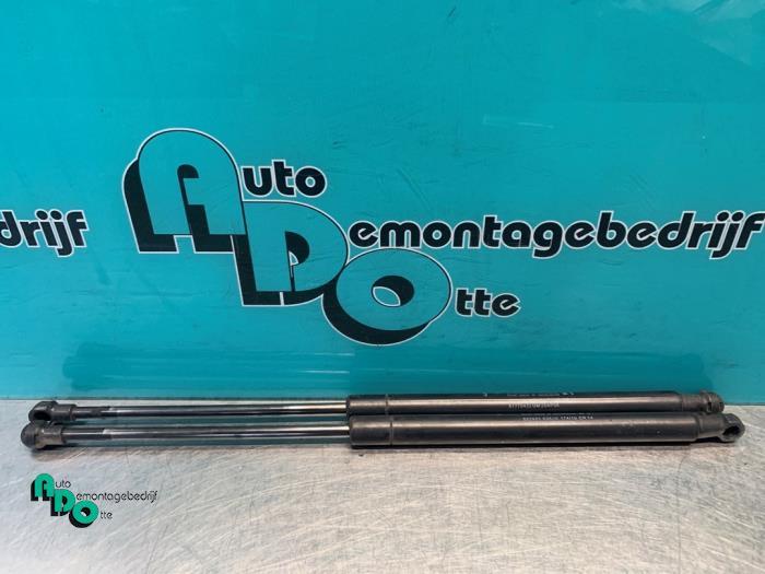 Kit amortisseur gaz hayon d'un Fiat Punto Evo (Punto Evo 08-, -, 3 mois de garantie, Utilisé, Fiat