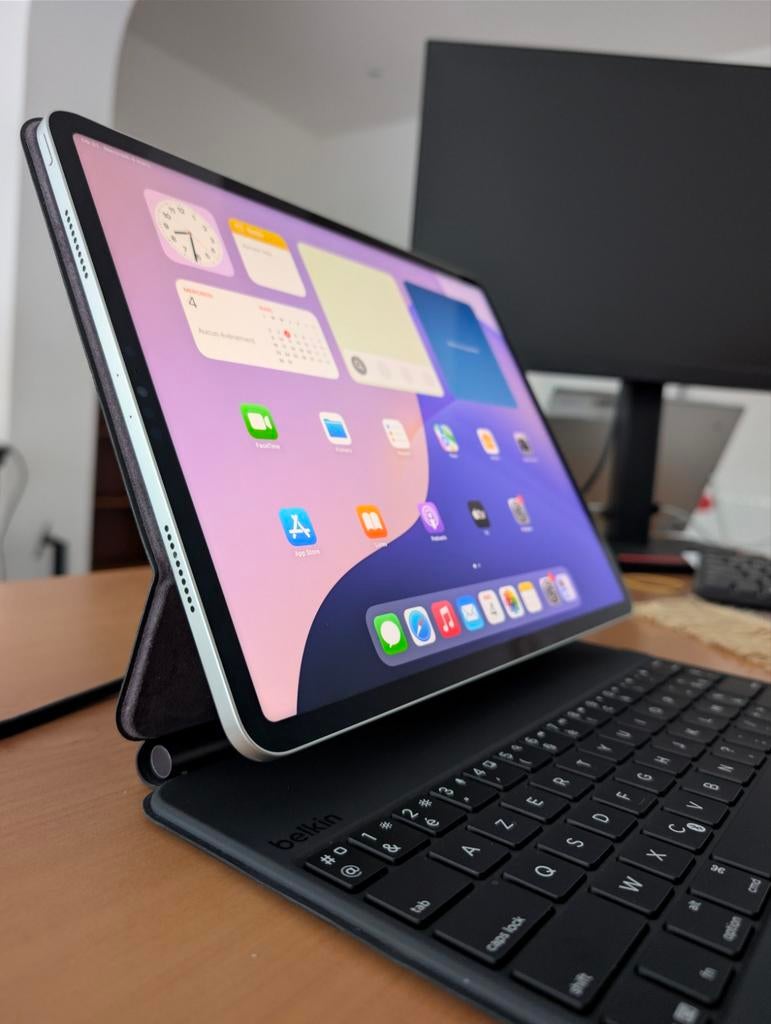 iPad Pro 12.9 6th 512GB + Clavier Belkin rétro-éclairé