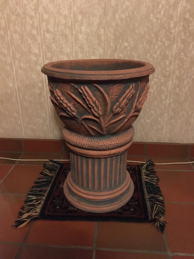 Stenen bloempot met voet, Enlèvement, Comme neuf, Béton, Intérieur