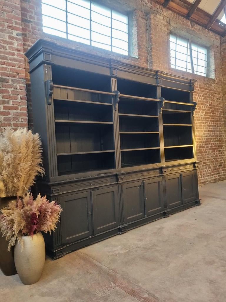 Massief houten boekenkast/bibliotheekkast art:76/26, Huis en Inrichting, Kasten | Boekenkasten, Ophalen, Gebruikt, Met deur(en)