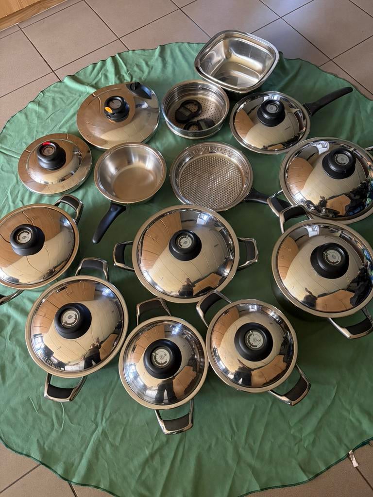 Amc pannen potten 2 snelkookdeksels 24 c 20c, Enlèvement ou Envoi, Comme neuf