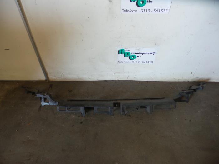 Bumperframe achter van een Peugeot 307, Gebruikt, -, -, Ophalen of Verzenden