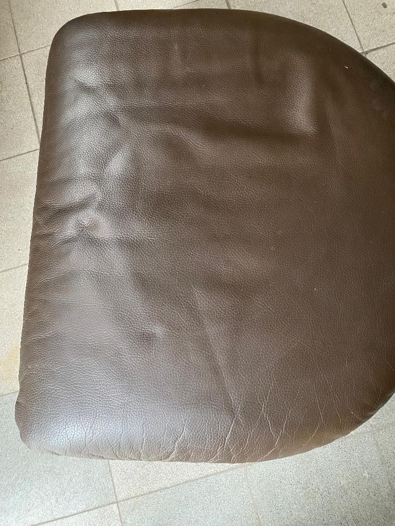 Lederen poef, Ophalen, Zo goed als nieuw, Leer