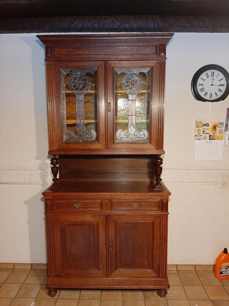 Antieke kast met glas in lood deuren., Enlèvement