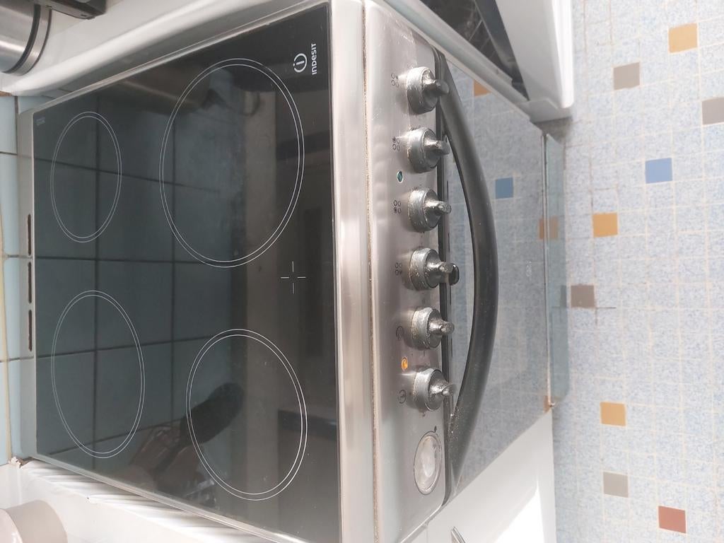 L, 4 zones de cuisson, Enlèvement, Utilisé, Autoportant