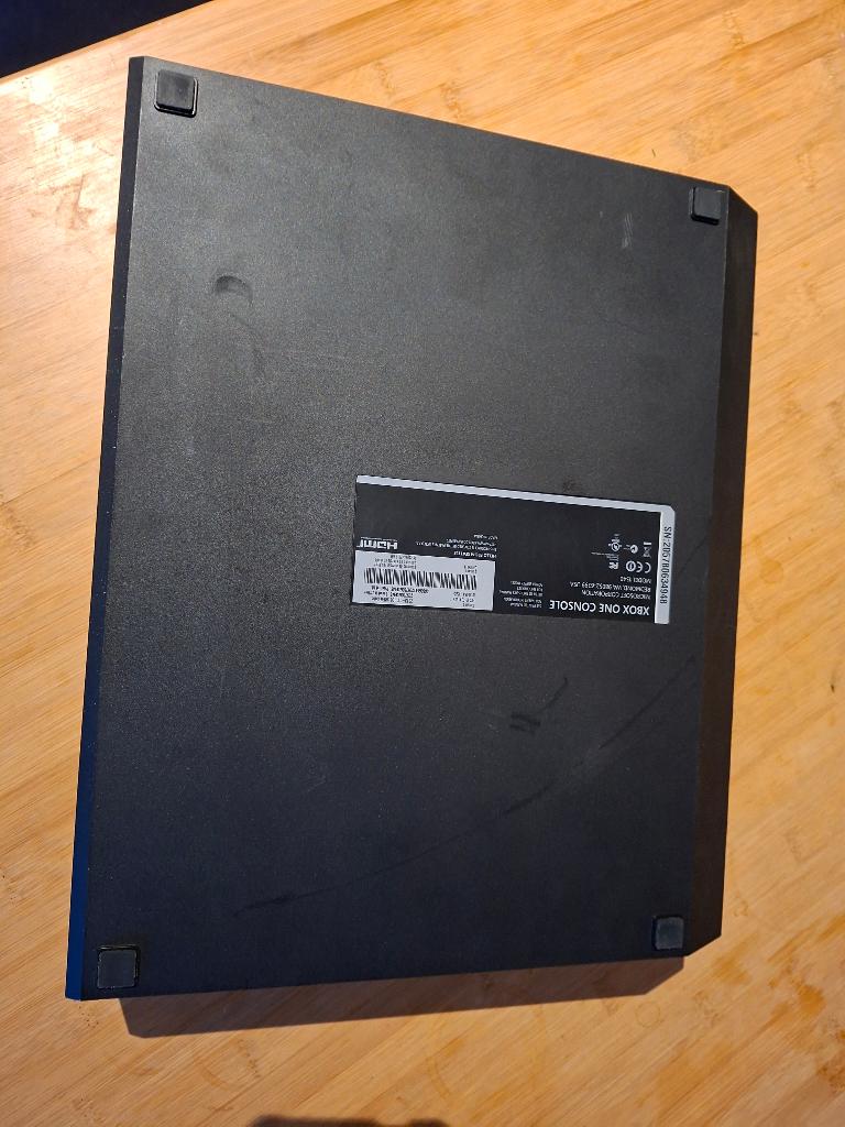 Xbox One, Consoles de jeu & Jeux vidéo, Xbox One, Avec 3 manettes ou plus, Enlèvement, Utilisé