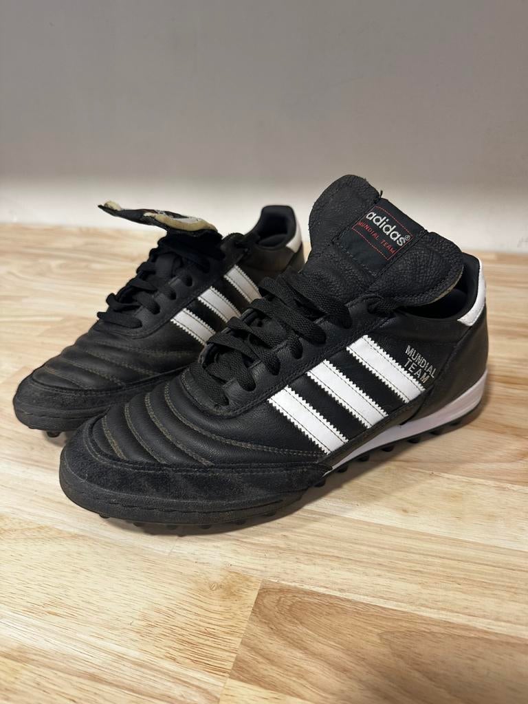 Adidas Mundial Team, zo goed als nieuw, maat 42 2/3, Sport en Fitness, Ophalen, Zo goed als nieuw, Bal