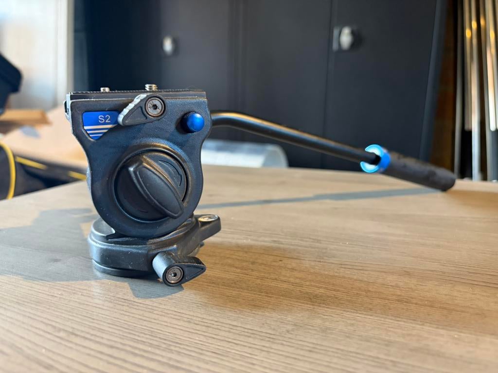 Benro S2 fluid video head, TV, Hi-fi & Vidéo, Enlèvement ou Envoi, Utilisé