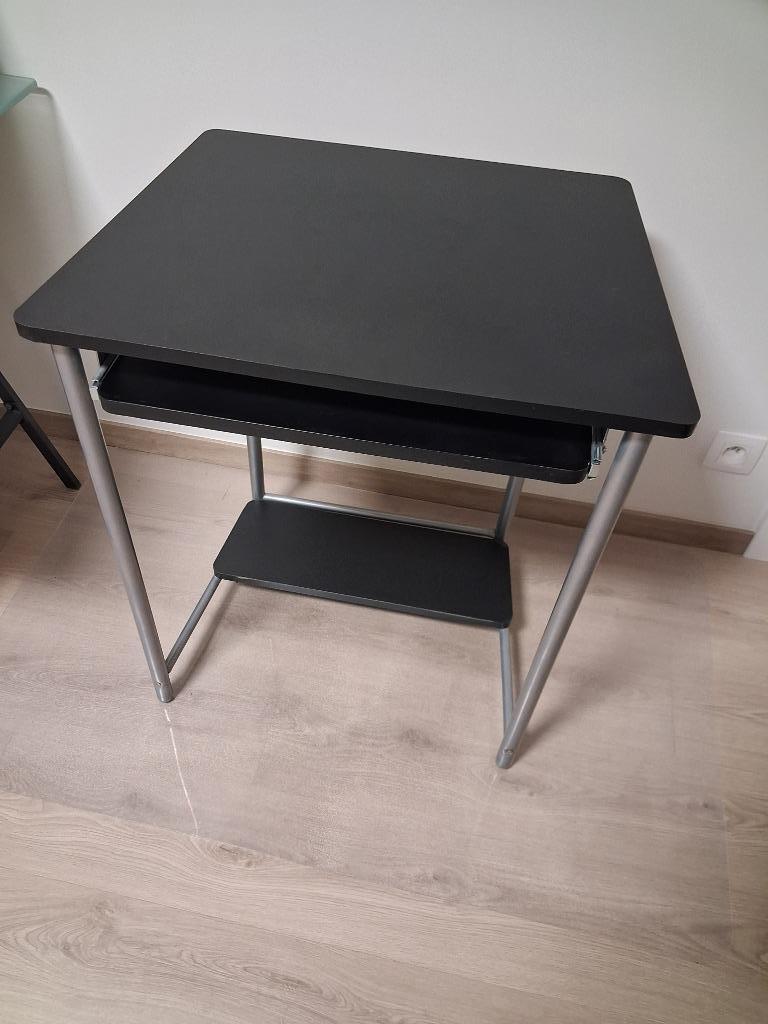 Petite table spéciale PC avec tablette coulissante., Enlèvement, Utilisé