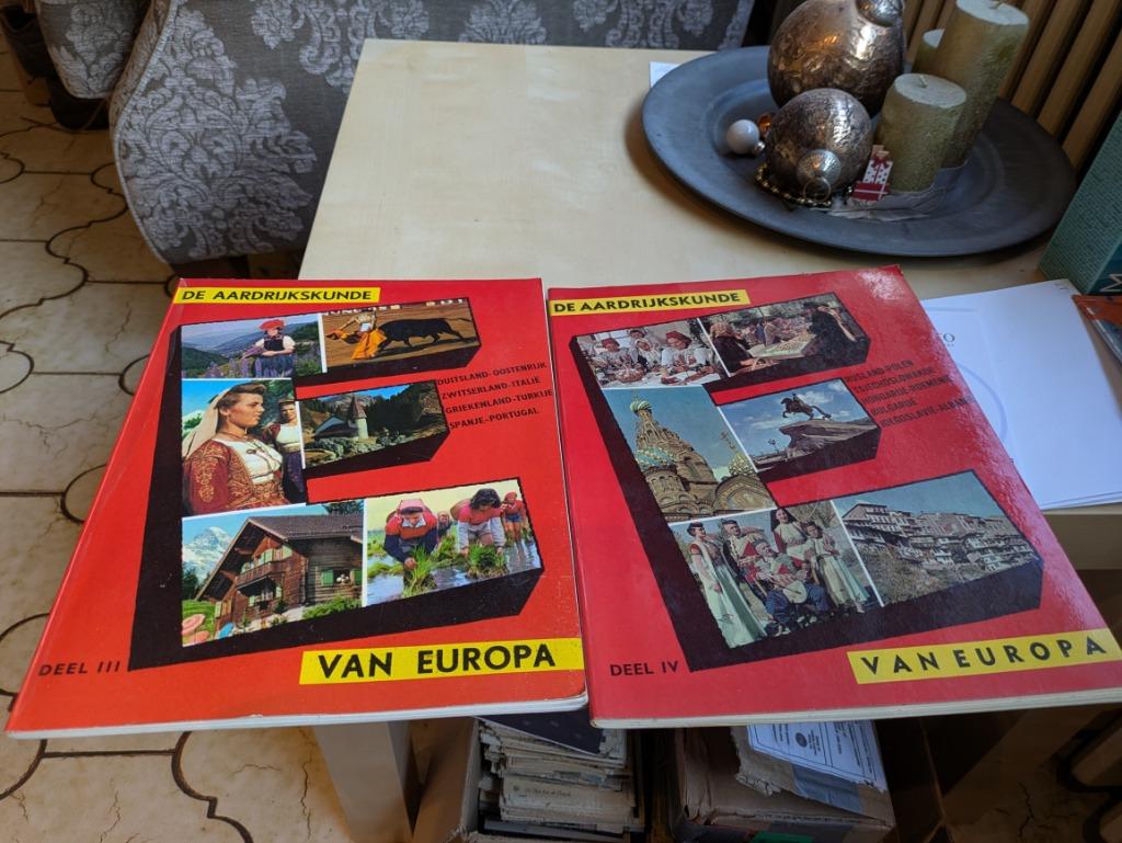 De aardrijkskunde van Europa deel 1  2. 3 en 4, Boeken, Prentenboeken en Plaatjesalbums, Ophalen of Verzenden, Gelezen, Plaatjesalbum