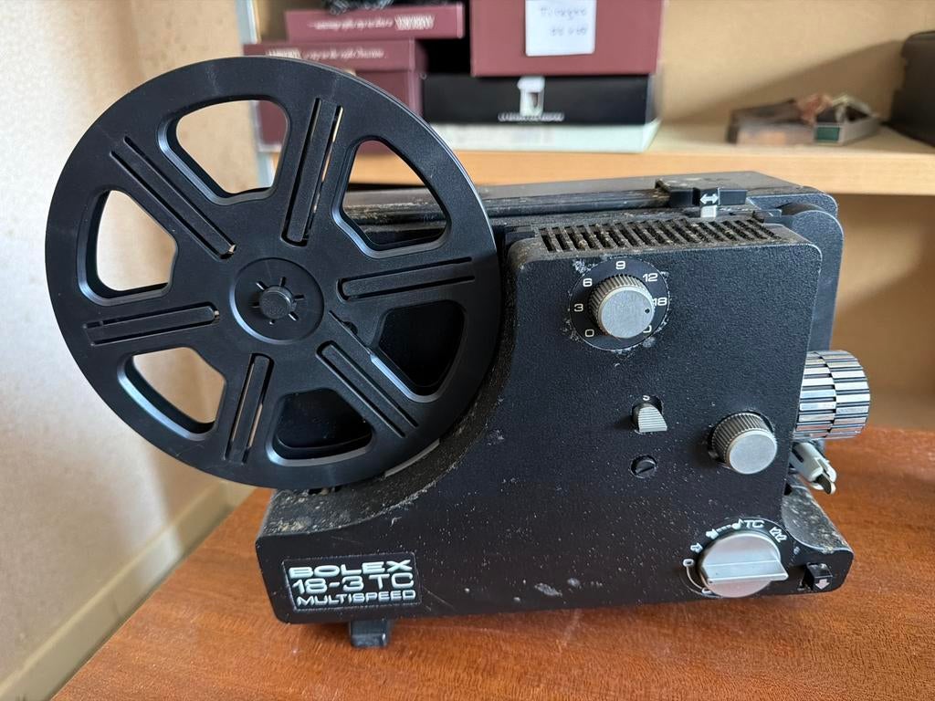 een Super 8-filmprojector: de Bolex 18-3 TC Multispeed, Ophalen