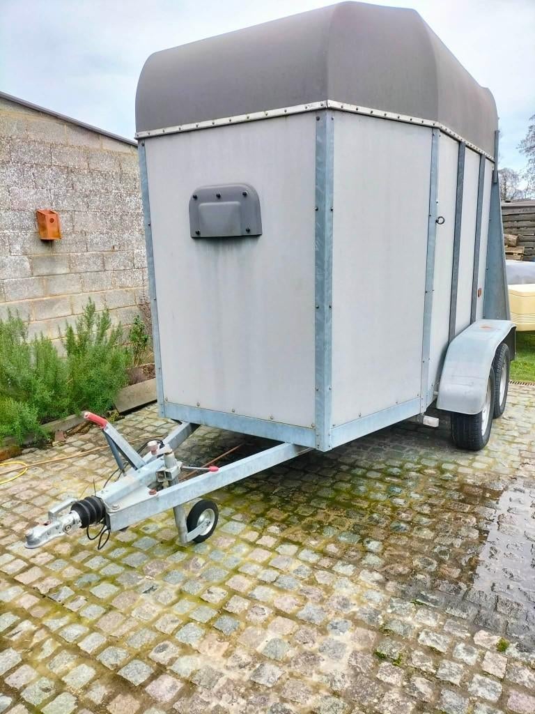Van 2 chevaux, Enlèvement, Comme neuf, Aluminium, Remorque 2 chevaux