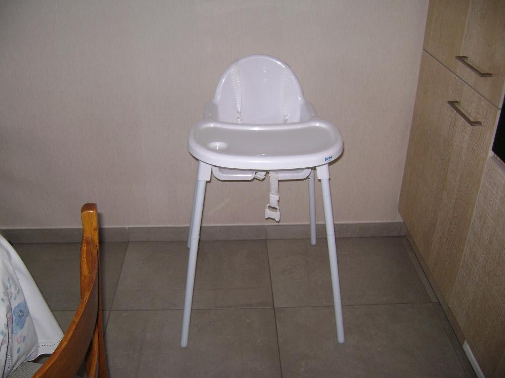 Kinderstoeltje . Baby stoeltje 3+1, Kinderen en Baby's, Kinderstoelen, Ophalen of Verzenden, Zo goed als nieuw, Meegroeistoel