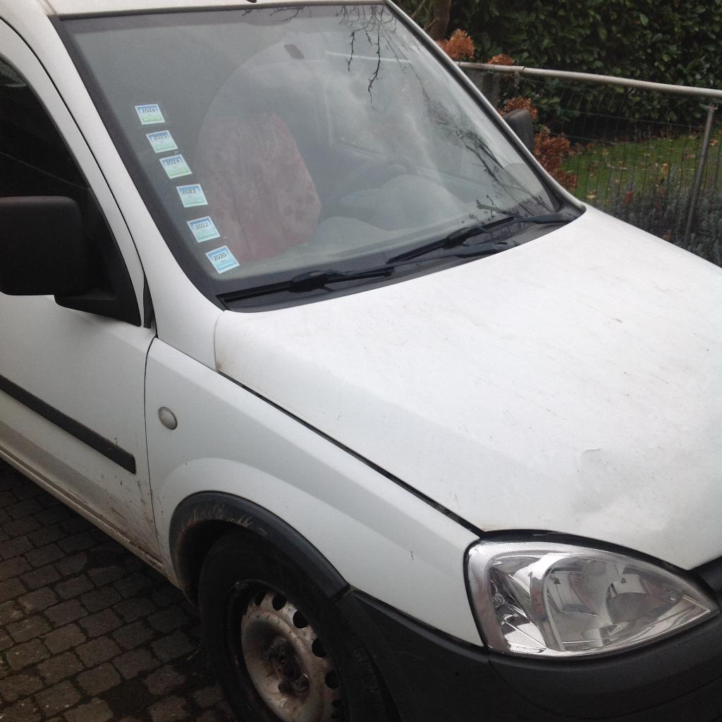 opel combo 2011: gezocht vervangen van voorruit., Auto-onderdelen, Ophalen of Verzenden, Gebruikt, Voor, Opel