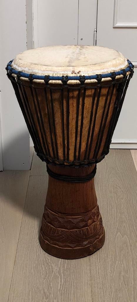Djembe Afrikaanse trommel. Hoogte 63 CM. Diameter 32 cm., Muziek en Instrumenten, Percussie, Ophalen