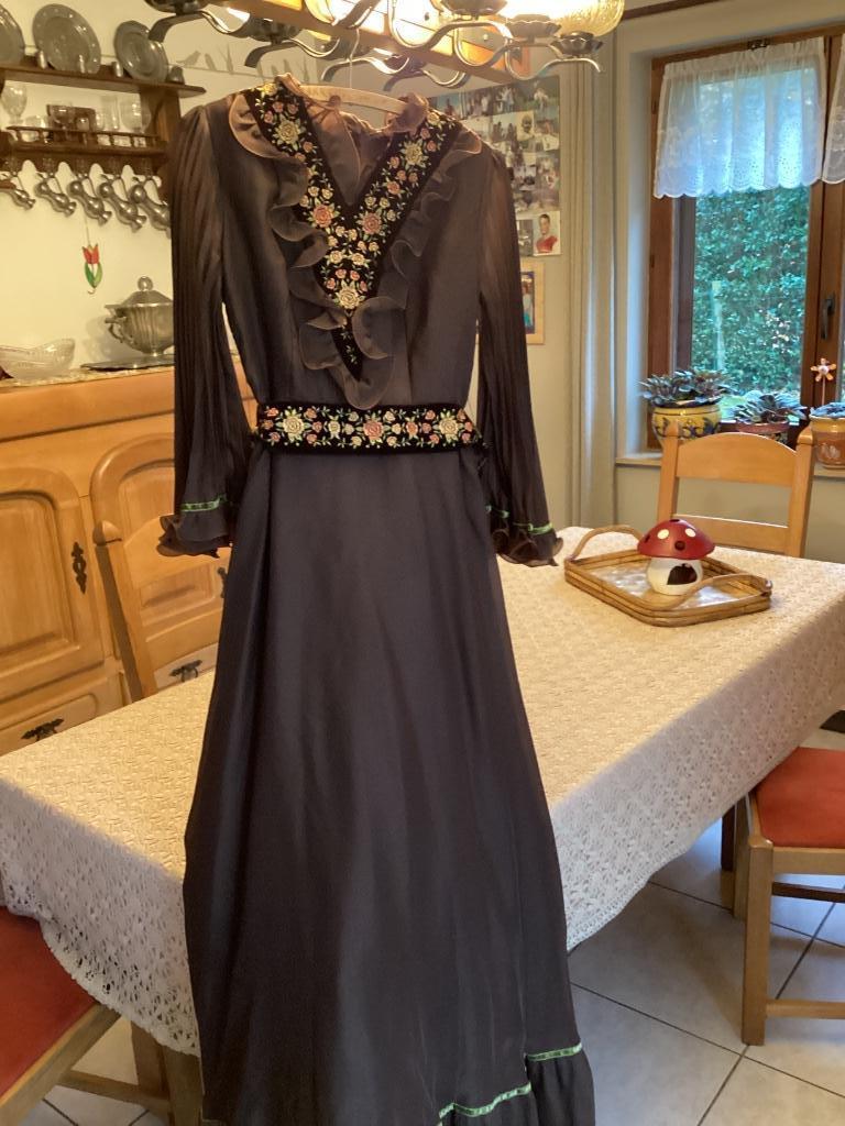 Longue robe, Enlèvement, Comme neuf, Taille 36 (S), Brun