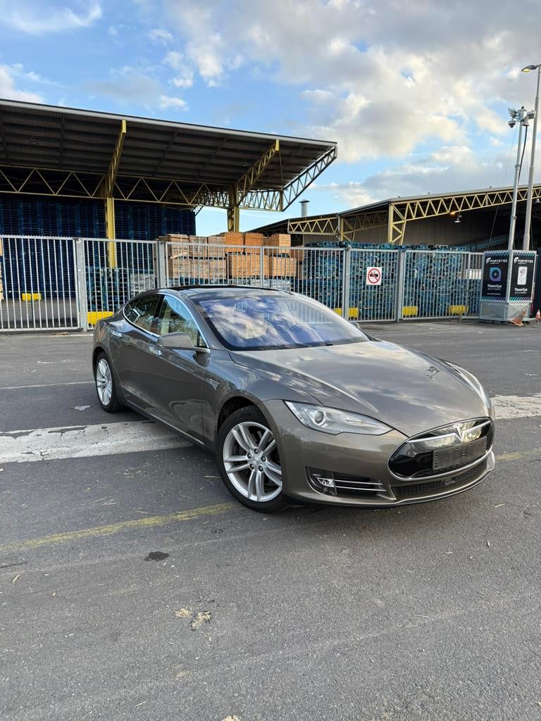 Supercharge gratuite pour la Tesla Model S 85, Achat, Model S, 278 kW, 5 portes