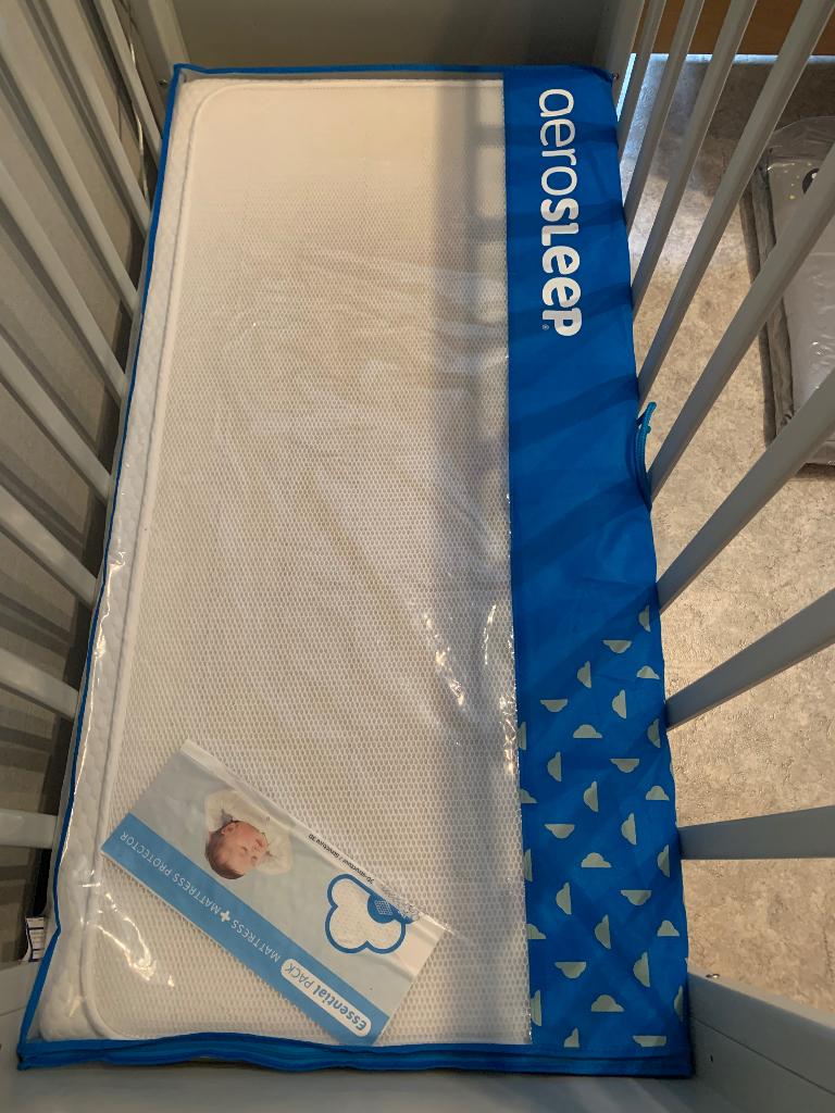 Matelas lit cage Aerosleep et ses deux housses, Enfants & Bébés, Chambre d'enfant | Lits, Comme neuf, Matelas, Enlèvement