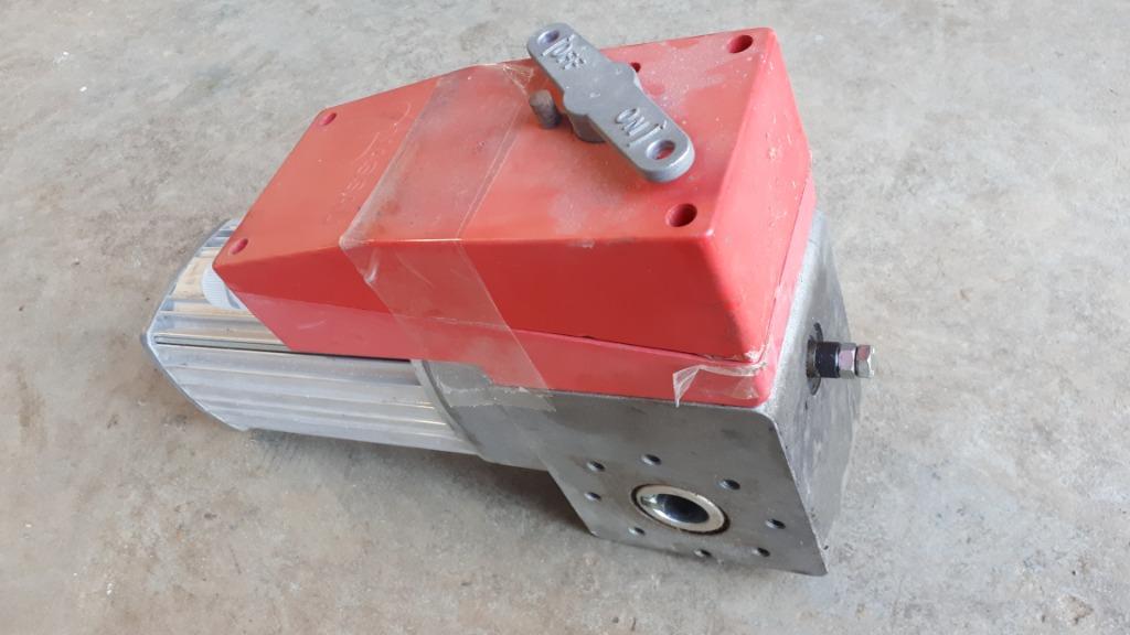 Moteur porte garage Nassau