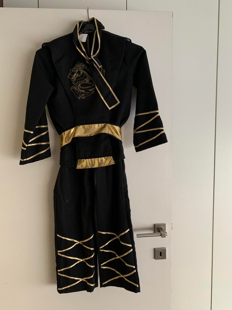 Ninjago zwart goud verkleedpak met haarband maat 140, Kleding | Dames, Ophalen of Verzenden, Zo goed als nieuw
