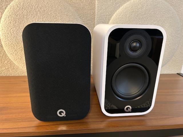 Q-Acoustics 5010 satijn wit  (plankmodel) Bookshelfmaand, Audio, Tv en Foto, Luidsprekerboxen, Ophalen of Verzenden, Nieuw, 60 tot 120 watt